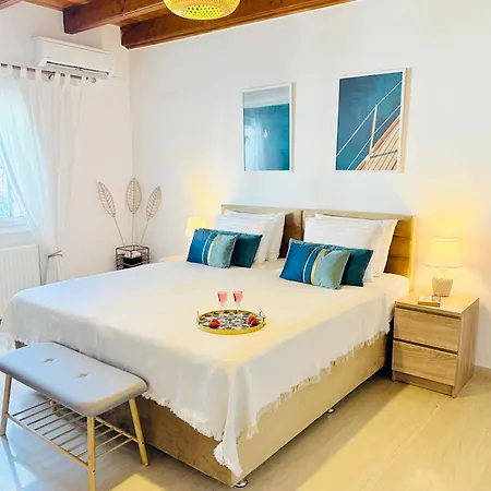 La Vista - 5 Bds, 2 Private Swimming Pools, Stunning Sea Views Only 10 Minutes From Corfu Town's Centre Willa