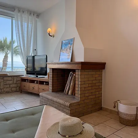 La Vista - 5 Bds, 2 Private Swimming Pools, Stunning Sea Views Only 10 Minutes From Corfu Town's Centre Willa *