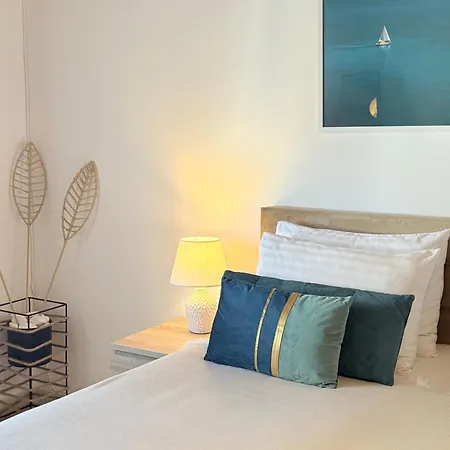 Βίλα La Vista - 5 Bds, 2 Private Swimming Pools, Stunning Sea Views Only 10 Minutes From Corfu Town's Centre