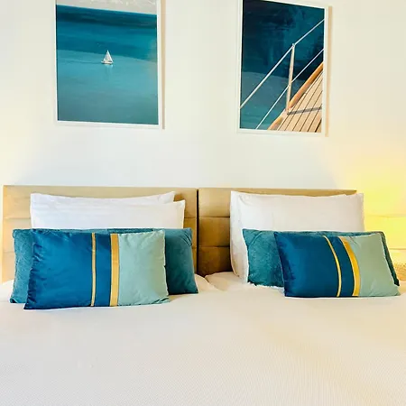 La Vista - 5 Bds, 2 Private Swimming Pools, Stunning Sea Views Only 10 Minutes From Corfu Town's Centre Βίλα Γουβιά